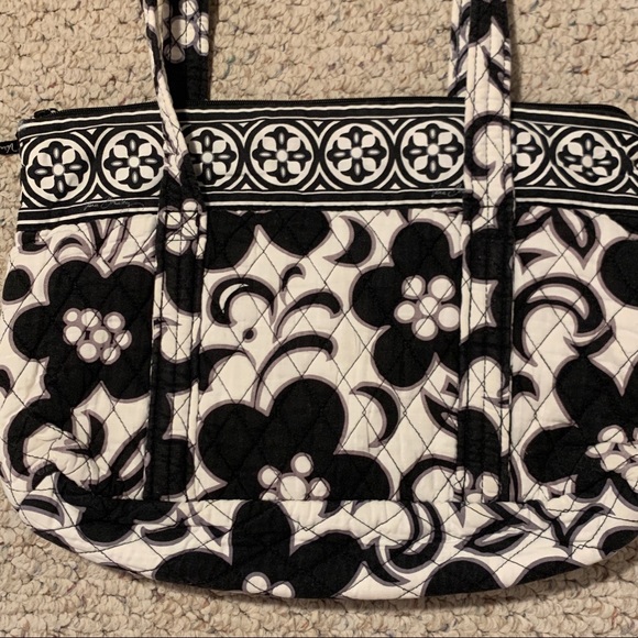 Vera Bradley black and white quilted floral tote bag - Picture 2 of 7